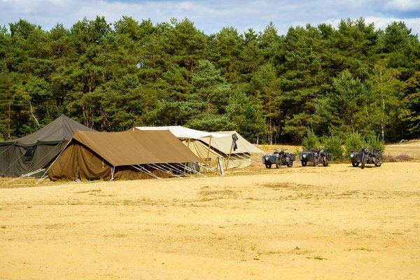 Quels sont les meilleurs itinéraires pour une randonnée à travers les forêts de bambous d'Arashiyama, Japon : conseils et équipements ?